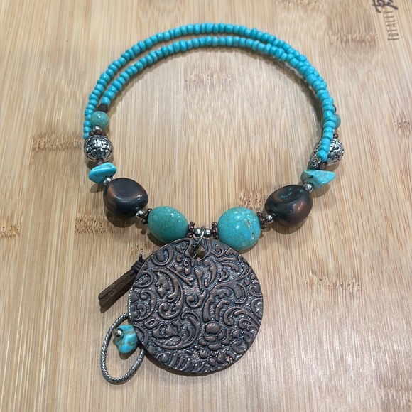 Beautiful Green Turquoise Spring Necklace - Picture 4 of 4